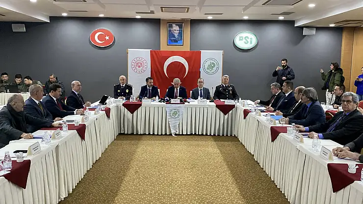 Konya yönetim, İl Hayvanları Koruma Kurulu Toplantısı'nda bir araya geldi!