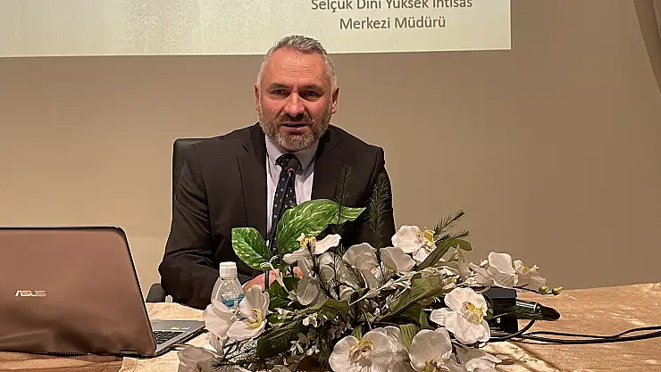 Konya'da 'Dijital Çağda Aileyi Koruma' konulu konferans düzenlendi