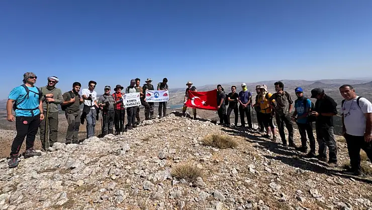 Konyalı Dağcılar 17 Ağustos Depremi'ni unutmadı: Loras Dağı zirvesinde farkındalık yürüyüşü!
