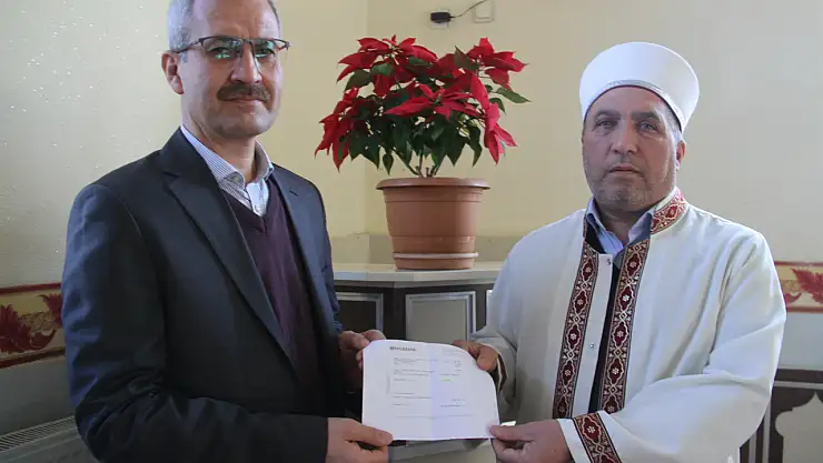 Konyalı imam açık artırmayla sattığı çiçeğin parasını depremzedelere gönderdi