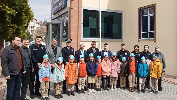 Konyalı miniklerden polislere ziyaret!