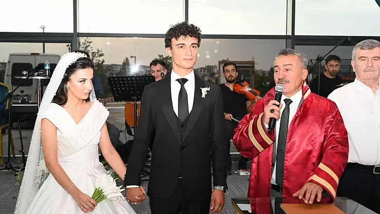 Konyalı o ilçenin Belediye Başkanı oğlunun nikahını kıydı