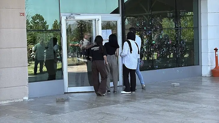 Konyalı öğrenciyi YKS'ye polis yetiştirdi