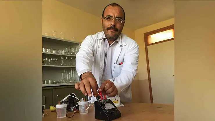 Konyalı Öğretmen Kitaplarının Gelirini Bağışlayacak!