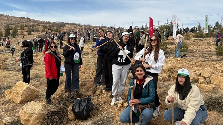 Konyalı şehit için bir araya geldiler: Fidanlarla anıldı!