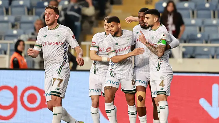 Konyaspor'da beklenen oldu: Kanat oyuncusu ayrıldı!