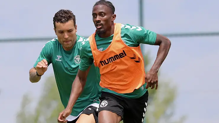 Konyaspor günün ilk antrenmanını tamamladı