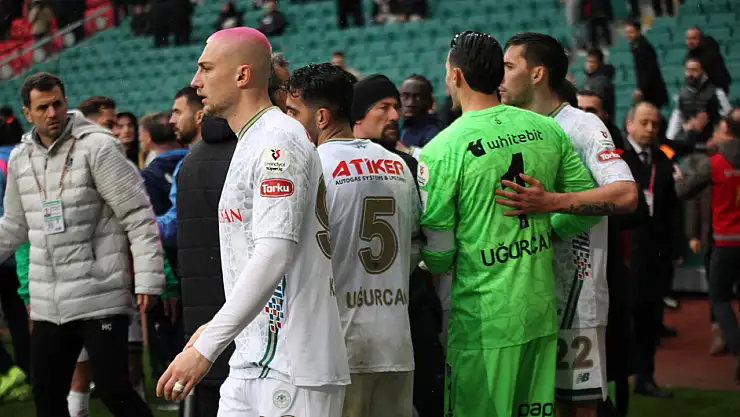 Konyaspor-Trabzonspor maçında gergin anlar yaşandı!