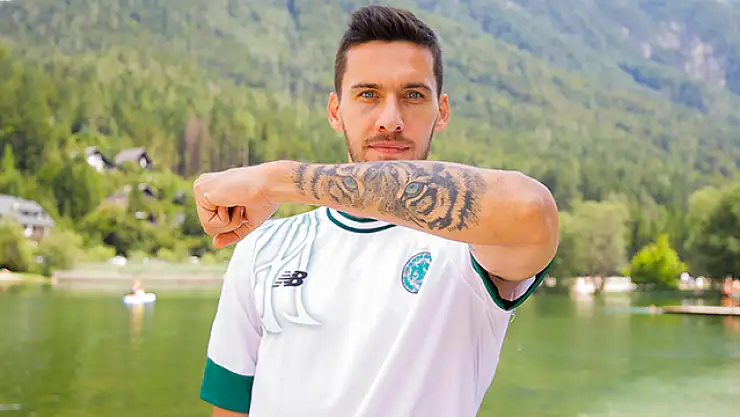 Konyasporlu Umut Nayir, en iyi 11'de!