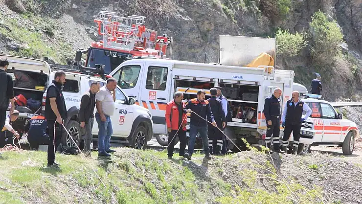 Köprüden geçmek isterken dereye düştü
