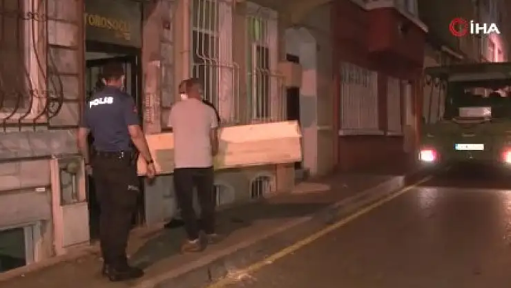 Korkunç olay! Abisini öldürüp arkadaşına haber verdi