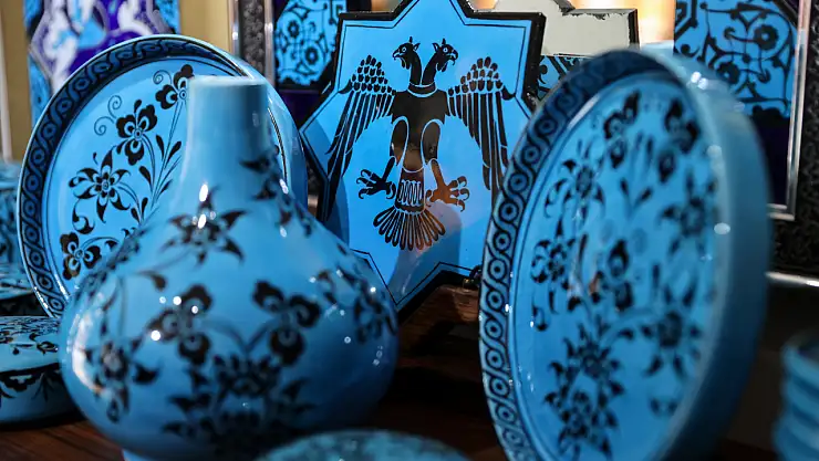 Kubbe-i Hadra'nın çinileri 61 yıllık ustanın eseri