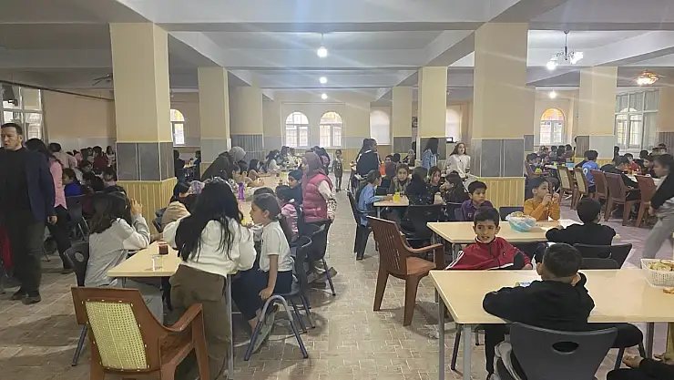 Kulu'da 340 çocuğa iftar yemeği verildi