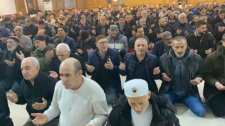 Kulu'da manevi gece: Vatandaşlar Yatsı öncesi buluştu