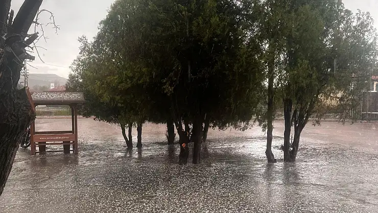 Kulu'da şiddetli dolu ve yağmur