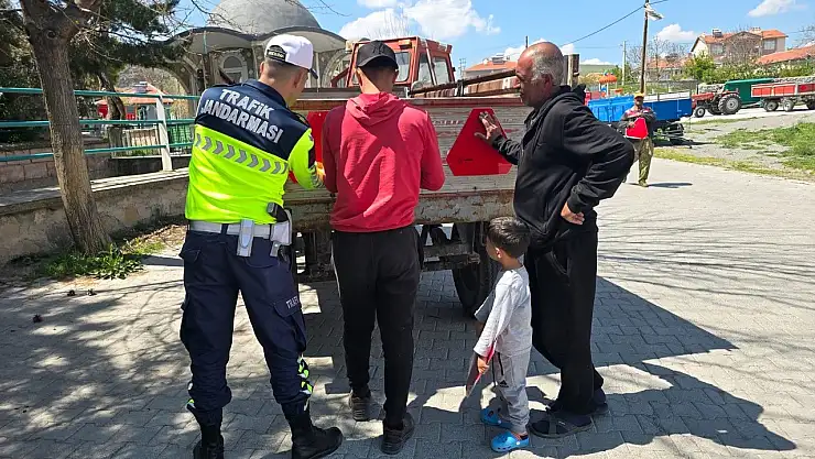 Kulu'da traktörler daha görünür olacak: Jandarmadan reflektör desteği!