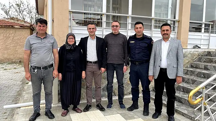 Kulu Kaymakamı Canpolat'tan şehit annesine Anneler Günü ziyareti