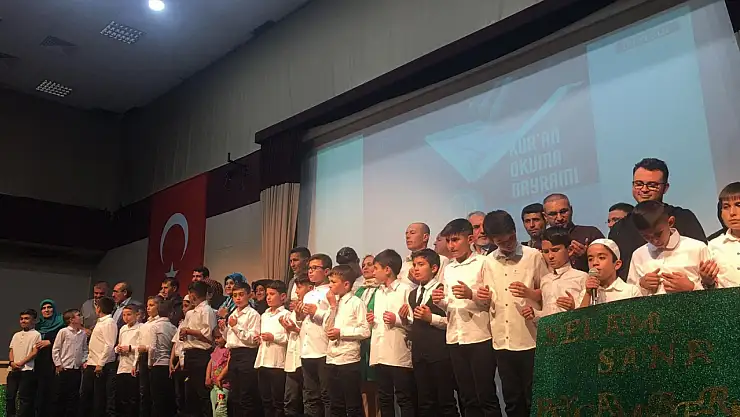 Kur'an Bülbülleri Madalyalarını Aldı
