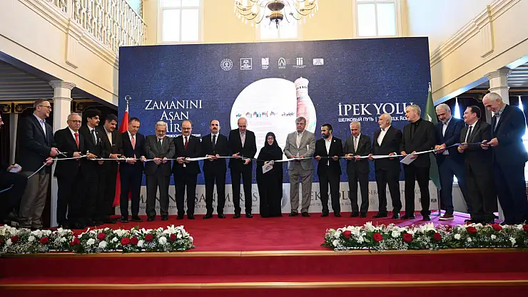 Kurtulmuş Sergi Ve Sempozyum Açılışına Katıldı!