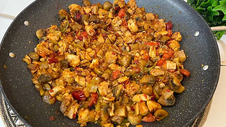 Lezzetli ve Pratik: Evde Mantarlı Tavuk Sote Nasıl Yapılır?