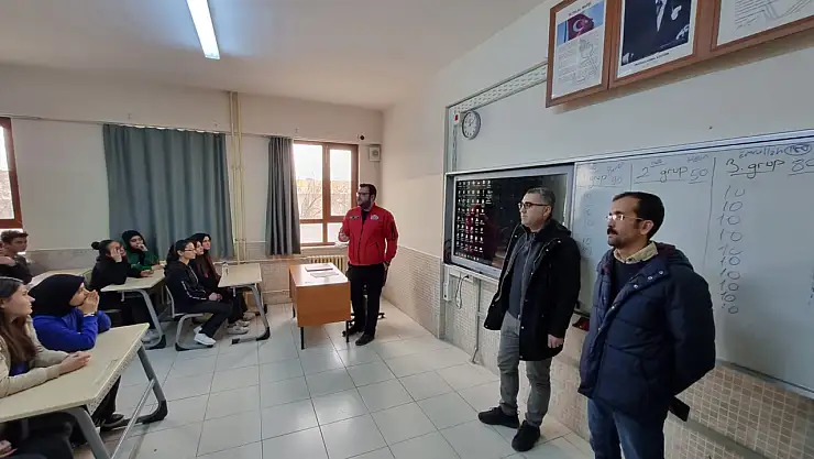 Liselerde TEKNOFEST tanıtım seminerleri düzenlendi!