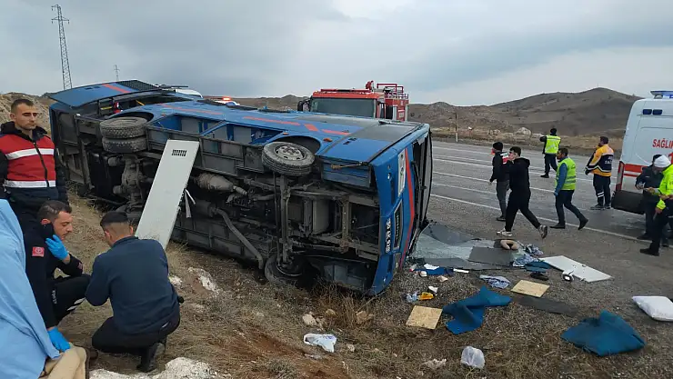 Mahkumları taşıyan cezaevi nakil aracı devrildi! 5 yaralı