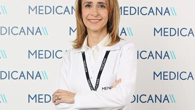 Makyaj yaparken göz sağlığınıza dikkat!