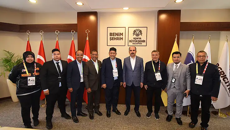 Malezya Federal Bölgeler Bakanı Bin Kassim Başkan Altay'ı Ziyaret Etti