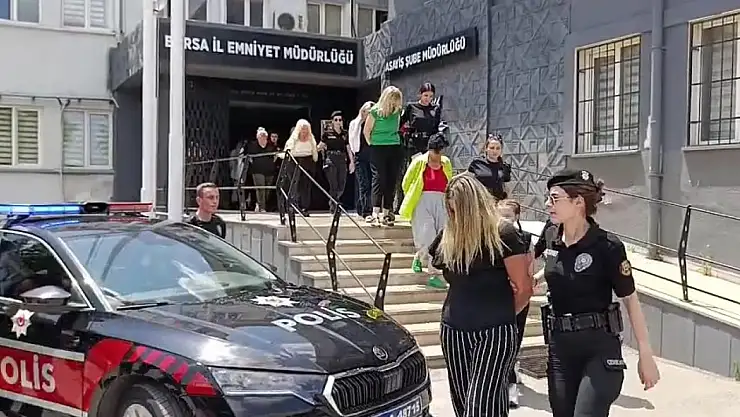 Masaj salonlarına operasyon: 15 gözaltı