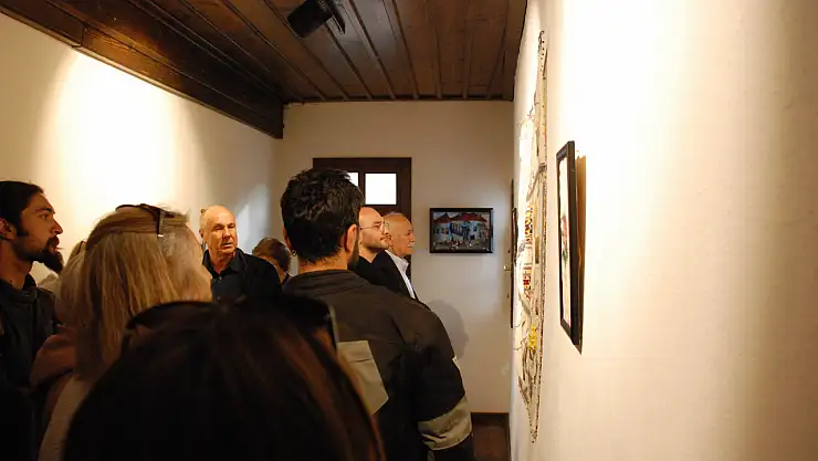 Mediha Korkmaz'ın göç hikayelerini anlatan sergisi sanatseverlerle buluştu
