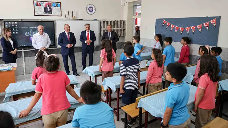 Meram Ahmet Haşhaş İlkokulu'nda karne heyecanı yaşandı!