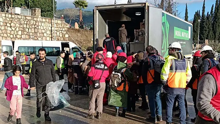 Meram Belediyesi tüm imkanlarıyla afet bölgesinde