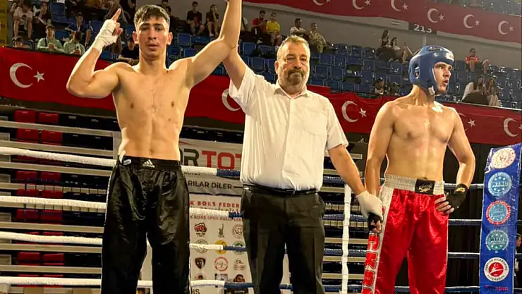 Meram Belediyespor Kick Boks Şampiyonası'na damga vurdu