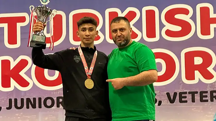 Meram Belediyesporlu Emircan'dan altın madalya