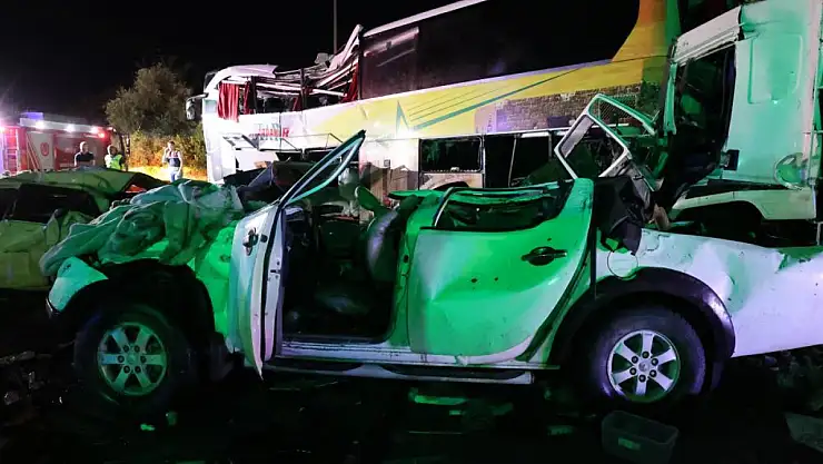 Mersin'de trafik kazası:10 ölü!