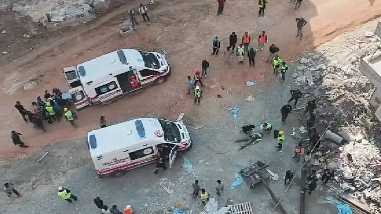 Metrelerce yüksekten yere çakıldılar!