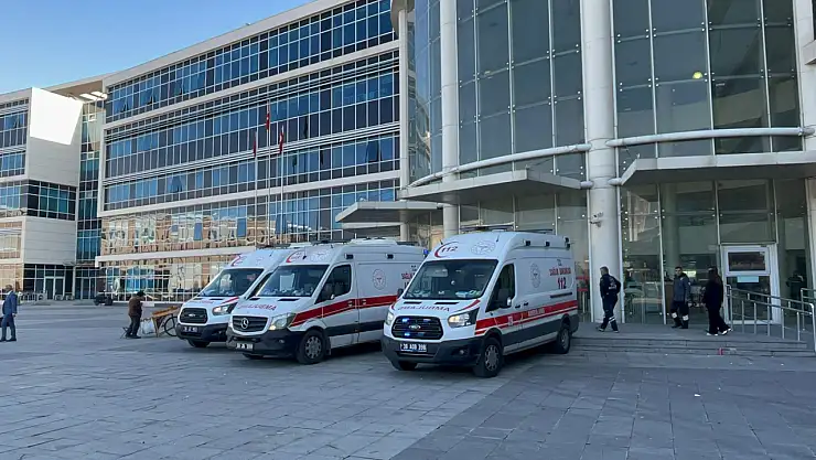 Mevlana Mahallesi'nde duruşma çıkışı kavga! 5 kişi yaralandı