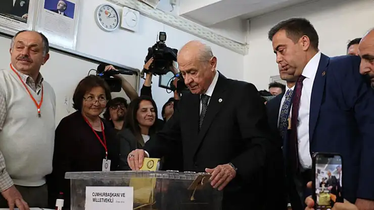 MHP Genel Başkanı Bahçeli oyunu Ankara'da kullandı
