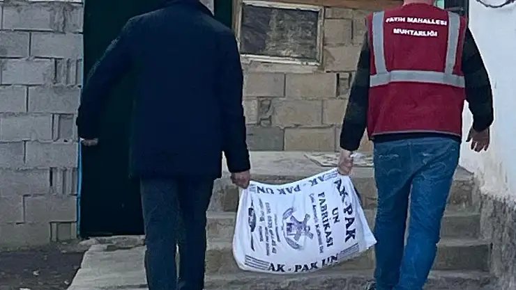 MHP Yunak'tan gıda dayanışması: İhtiyaç sahiplerine un desteği