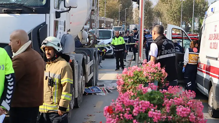 Mikserin altında kalan yaşlı kadın feci şekilde can verdi