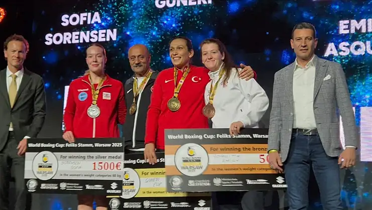 Milli boksörlerden Polonya'da madalya yağmuru