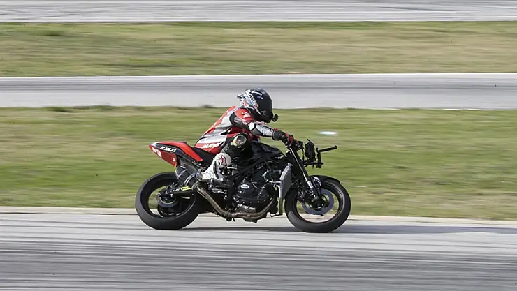 Milli Motosikletçi, Dünya Dayanıklılık Şampiyonası'na damga vurdu!