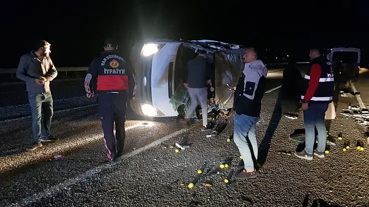 Minibüs takla attı: 3 yaralı