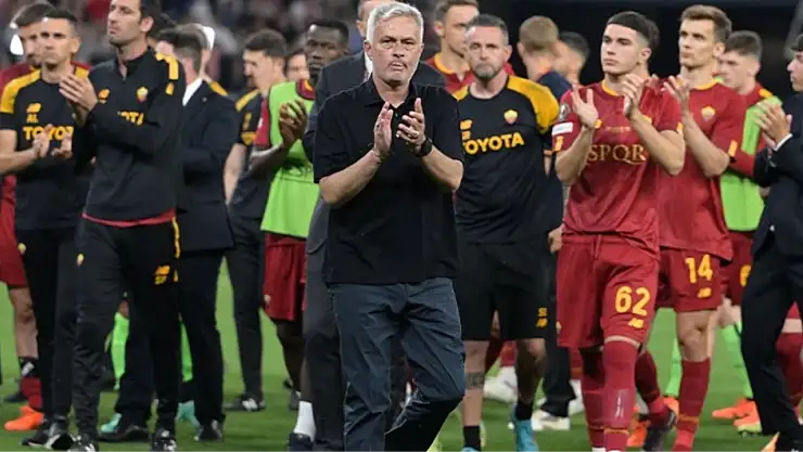 Morinho, Roma'yı üzdü