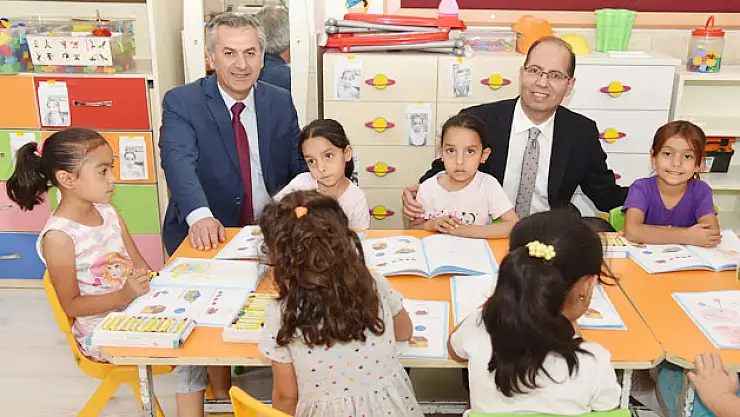 Morkoç 'Temel Eğitimde 10 Bin Okul Projesi'nin Toplantısına Katıldı