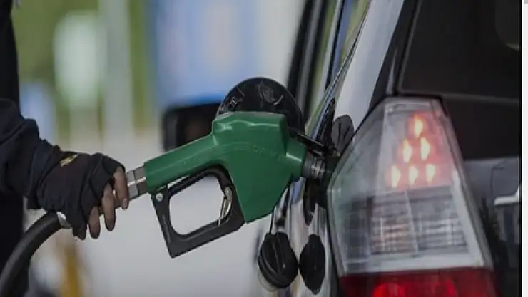 Motorinin litre fiyatına 86 kuruş indirim geldi