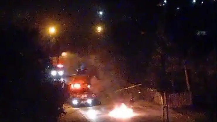 Motosikletini yaktı