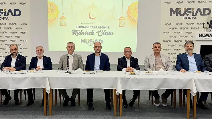 MÜSİAD'da gelenek bozulmadı