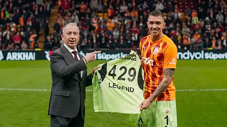 Muslera tarihe geçti: Süper Lig'de Galatasaray formasıyla 429 maç