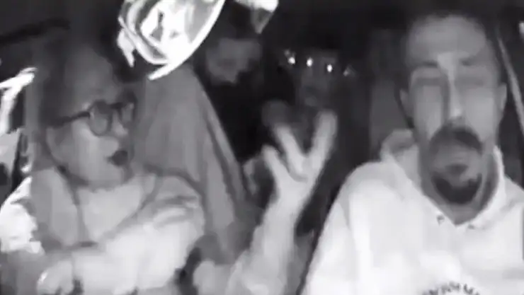 Müşteriden taksiciye küfür ve hakaret: 'Senin gibilerini arkadan vuruyorlar ya, vursunlar!'